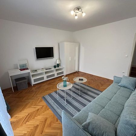 Apartmani Vela Makarska Exterior foto