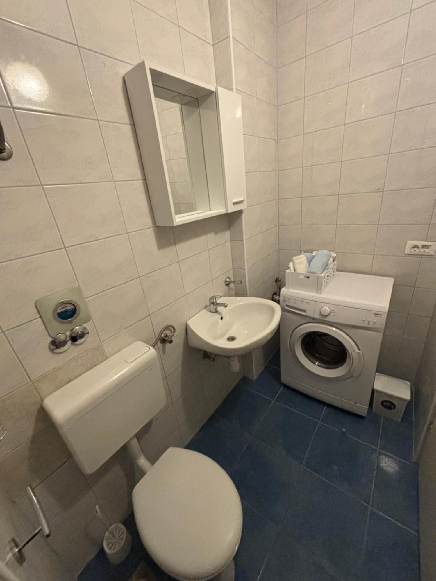Apartmani Vela Makarska Exterior foto
